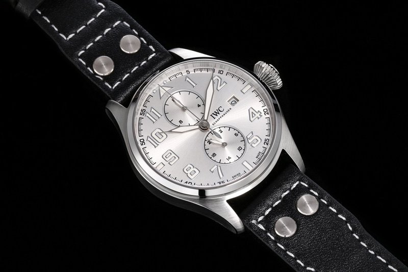 IWC 파일럿 시리즈 오픈백 문페이즈 오토매틱 시계 001-251525