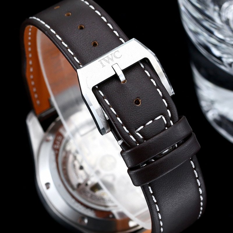 IWC 파일럿 시리즈 그린 다이얼 토매틱 시계 001-251546