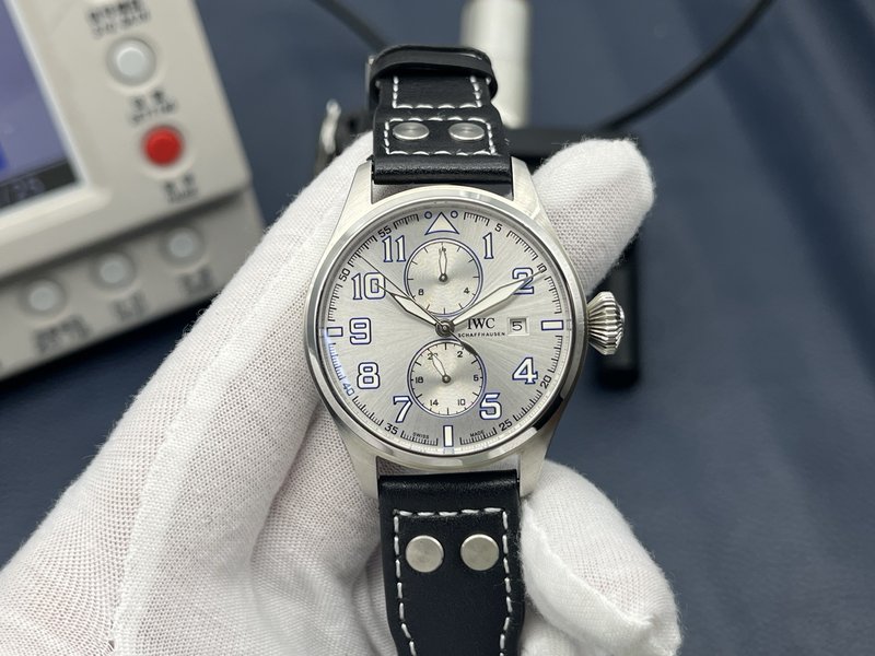 IWC 파일럿 시리즈 오픈백 문페이즈 오토매틱 시계 001-251557