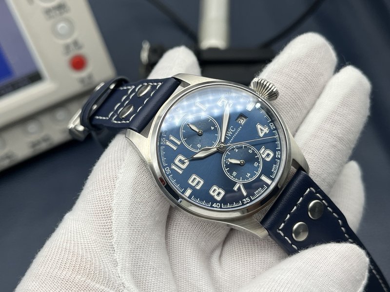 IWC 파일럿 시리즈 오픈백 문페이즈 오토매틱 시계 001-251558