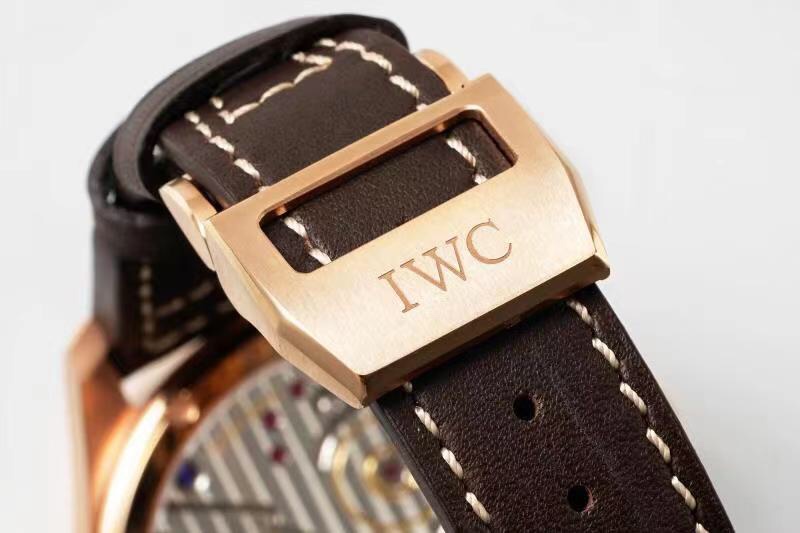 IWC 파일럿 워치 토르비용 시계 001-251560