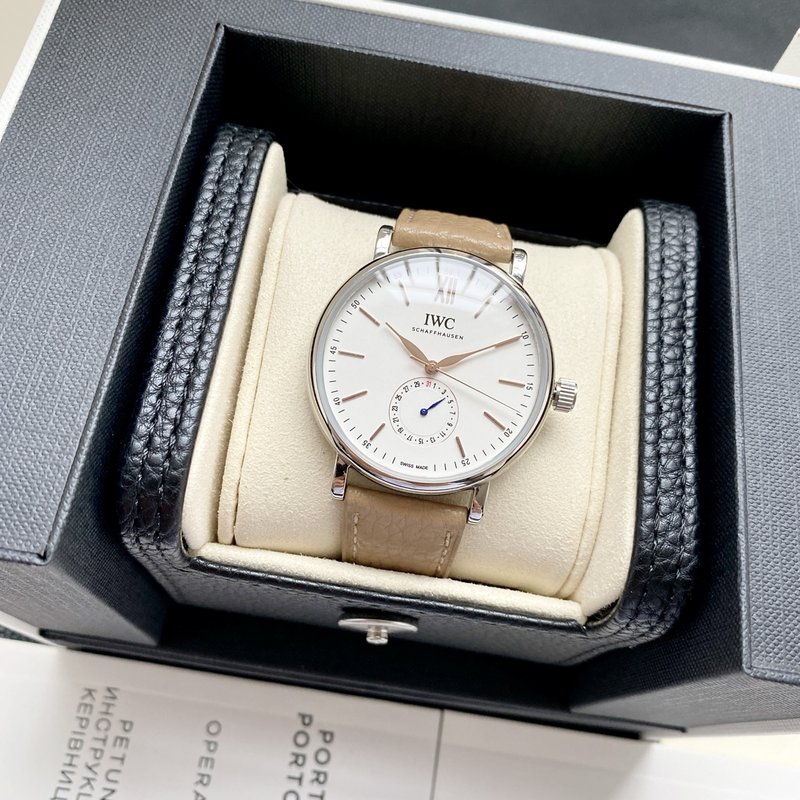 IWC 포르투기제 시리즈 포인터 캘린더 시계 001-251569