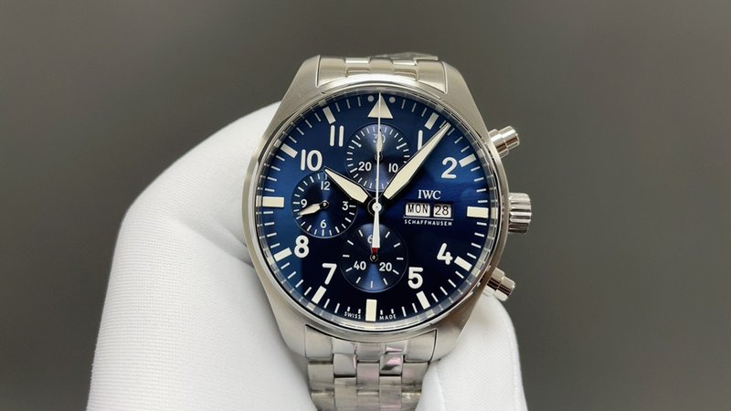 IWC 파일럿 시리즈 오토매틱 남성용 시계 001-251572