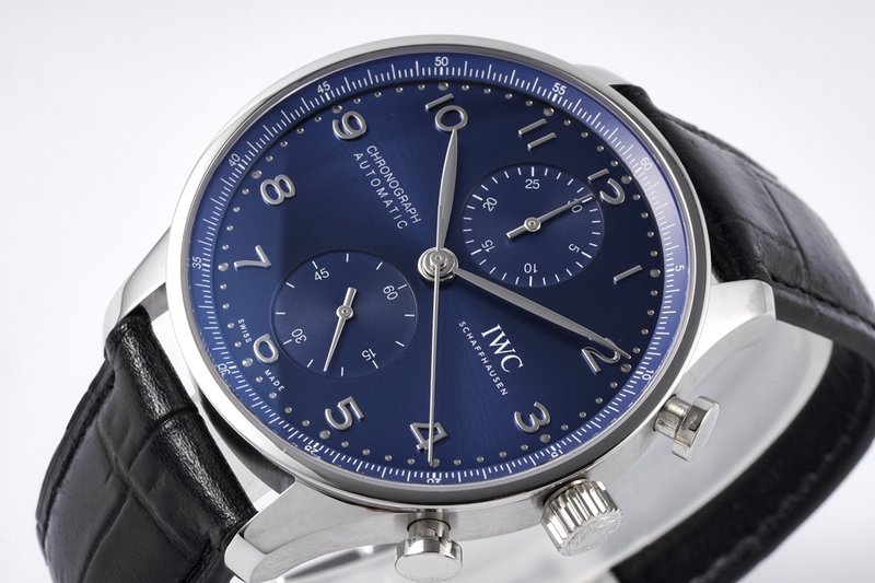 IWC 포르투기저 블루 다이얼 가죽 스트랩 오토매틱 시계 001-251576