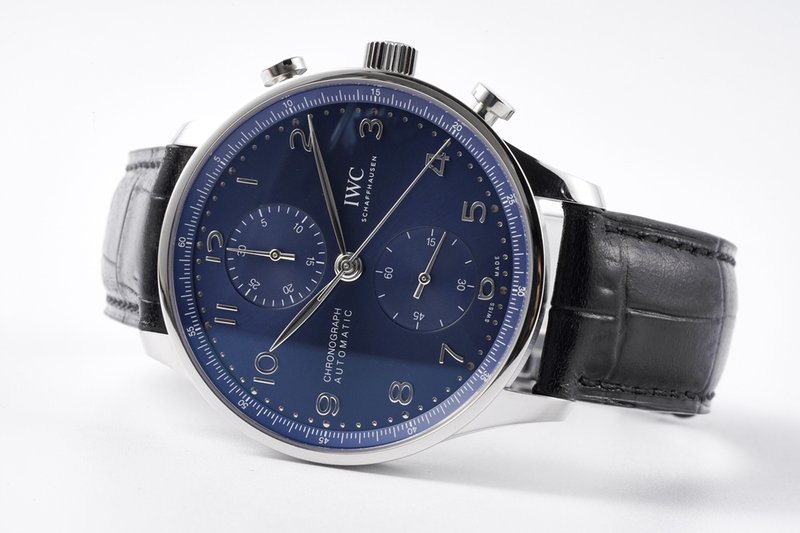 IWC 포르투기저 블루 다이얼 가죽 스트랩 오토매틱 시계 001-251576
