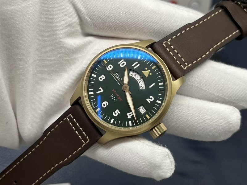 IWC 파일럿 UTC 월드타임 브론즈 시계 001-251580