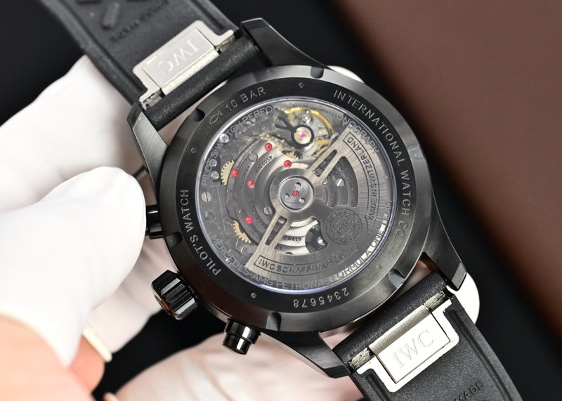 IWC 파일럿 시리즈 고성능 크로노그래프 시계 001-251584