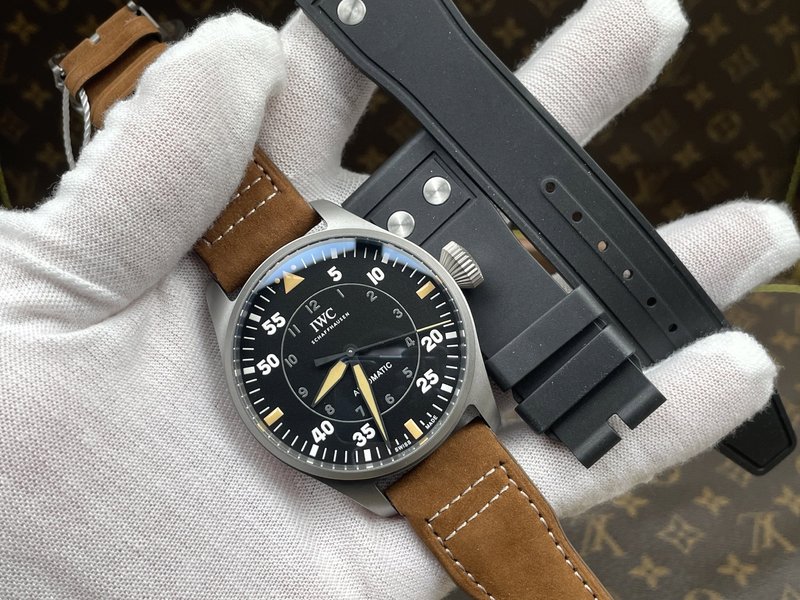 IWC 피트파이어 파일럿 워치 5 급 티타늄 소재 001-251591