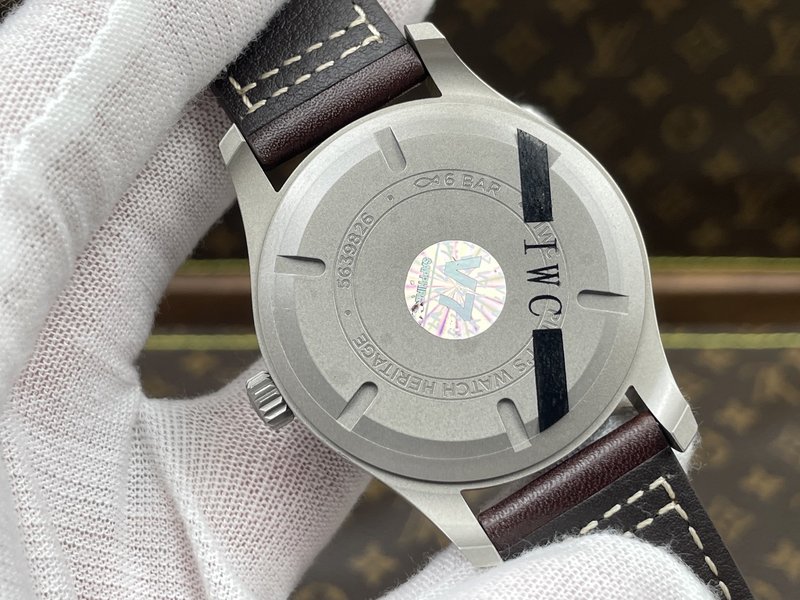 IWC 파일럿 마크 시리즈 빈티지 티타늄 케이스 시계 001-251603
