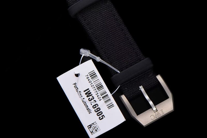 IWC 파일럿 워치 블랙 에이스 특별판 001-251643