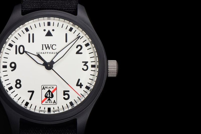 IWC 파일럿 워치 블랙 에이스 특별판 001-251643