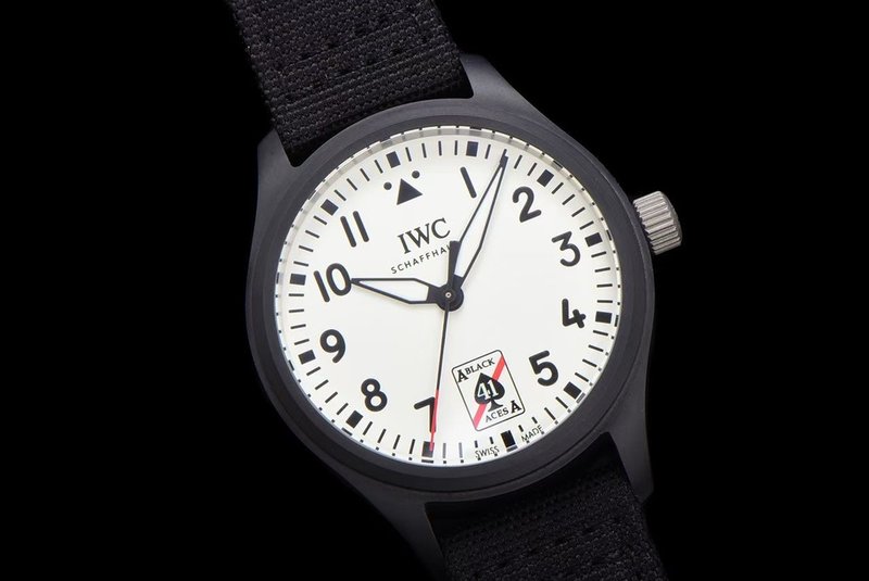 IWC 파일럿 워치 블랙 에이스 특별판 001-251643