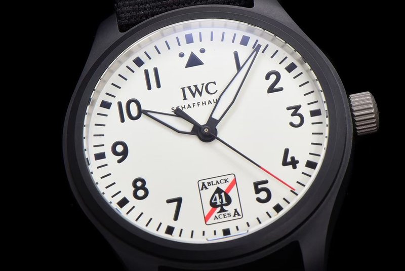 IWC 파일럿 워치 블랙 에이스 특별판 001-251643