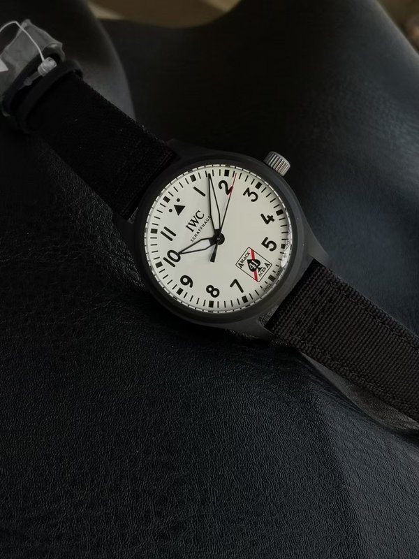 IWC 파일럿 워치 블랙 에이스 특별판 001-251646