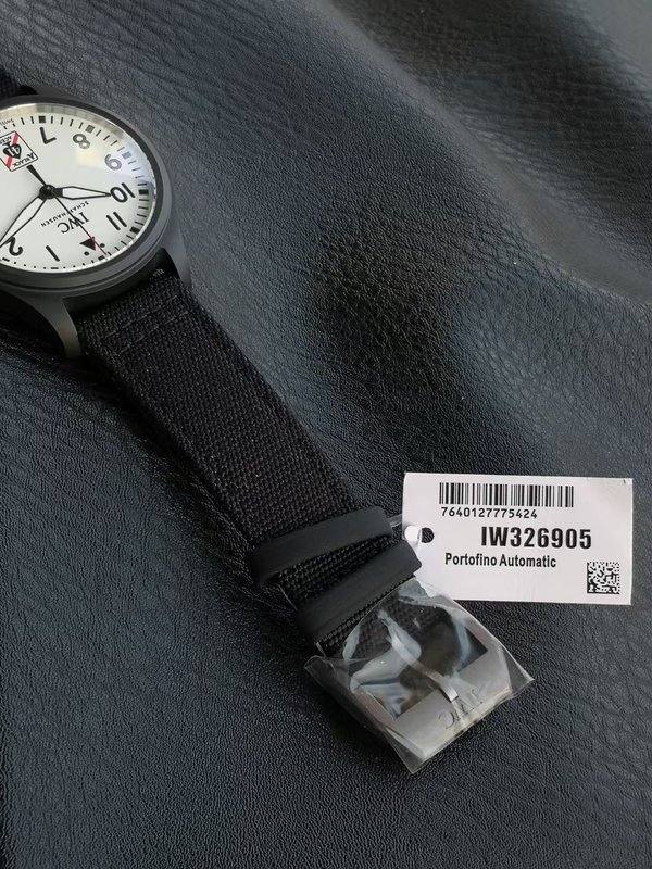 IWC 파일럿 워치 블랙 에이스 특별판 001-251646