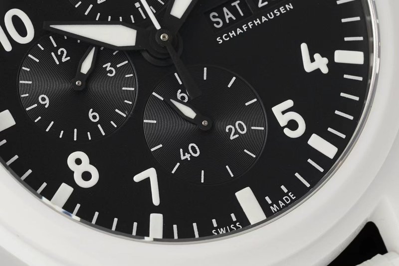 IWC 파일 탑건 레이크 타호 화이트 세라믹 크로노그래 001-251651