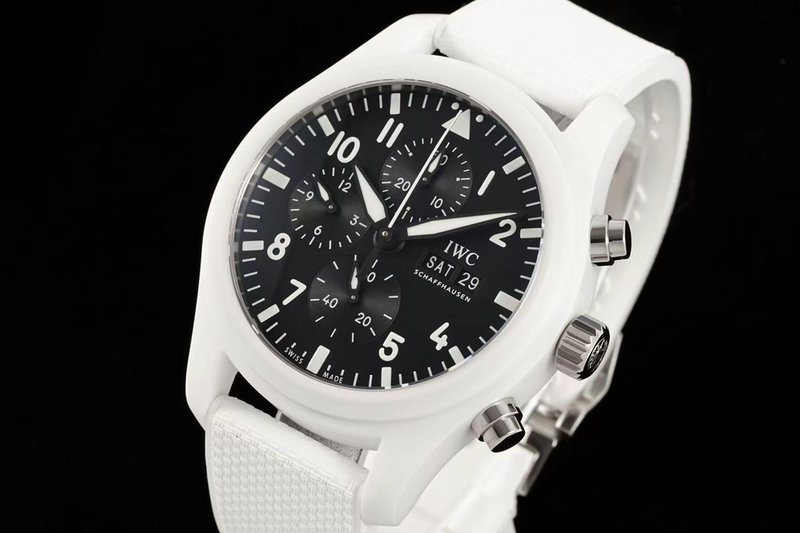 IWC 파일 탑건 레이크 타호 화이트 세라믹 크로노그래 001-251651