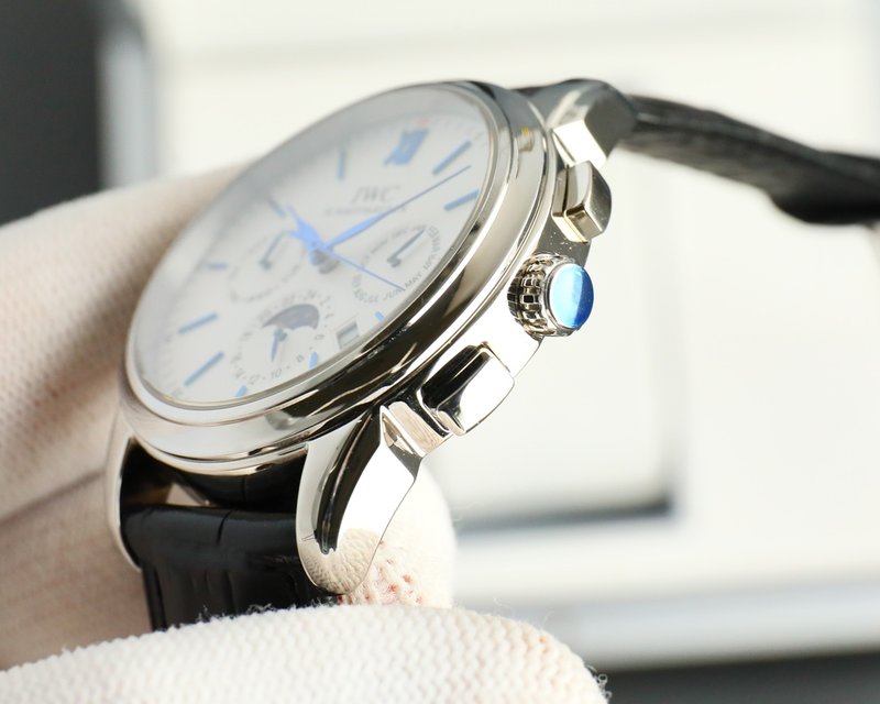IWC 포르투기제 오토매 무브먼트 시계 001-251685