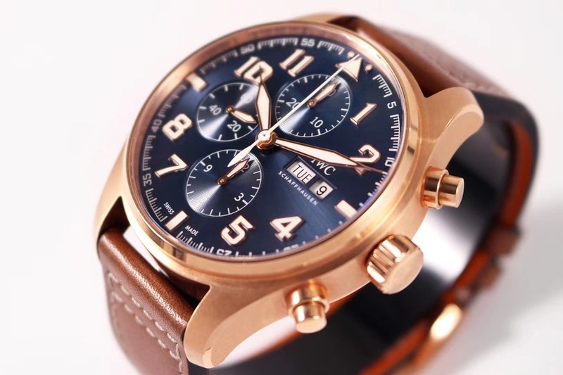 IWC 파일럿 크로노그래프 로즈골드 블루 다이얼 001-251705