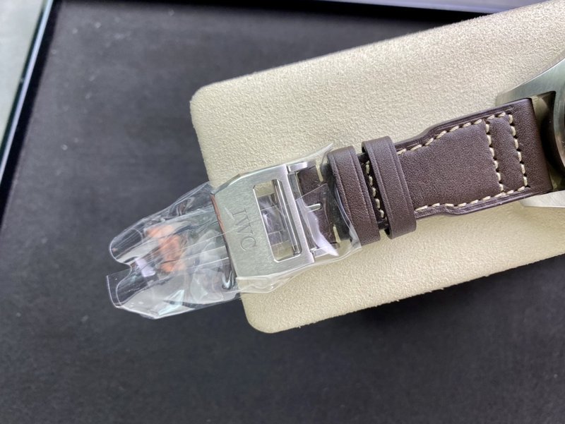 IWC 파일럿 워치 진 월페이즈 기능 시계 001-251710