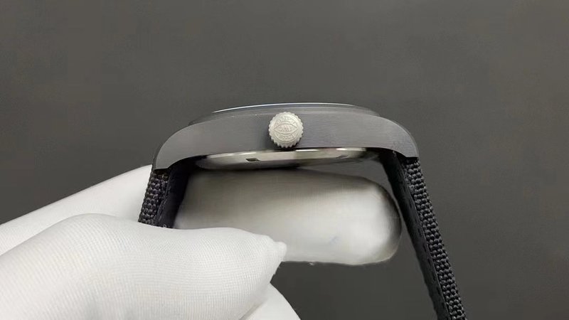IWC 파일럿 워치 블랙 에이스 특별판 001-251711