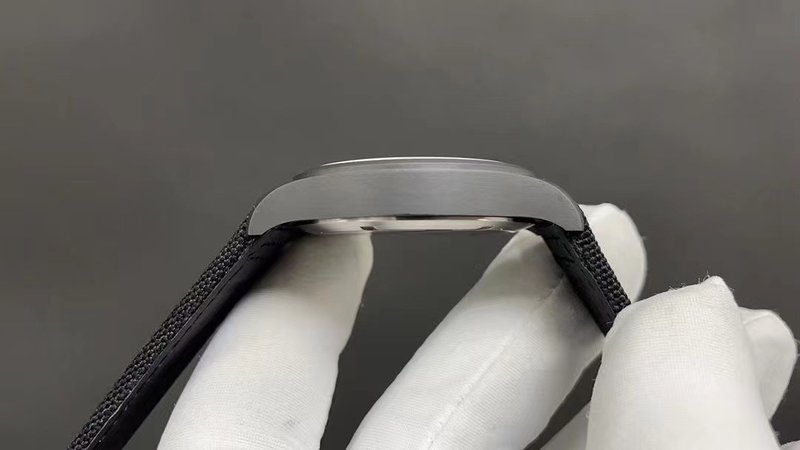 IWC 파일럿 워치 블랙 에이스 특별판 001-251711