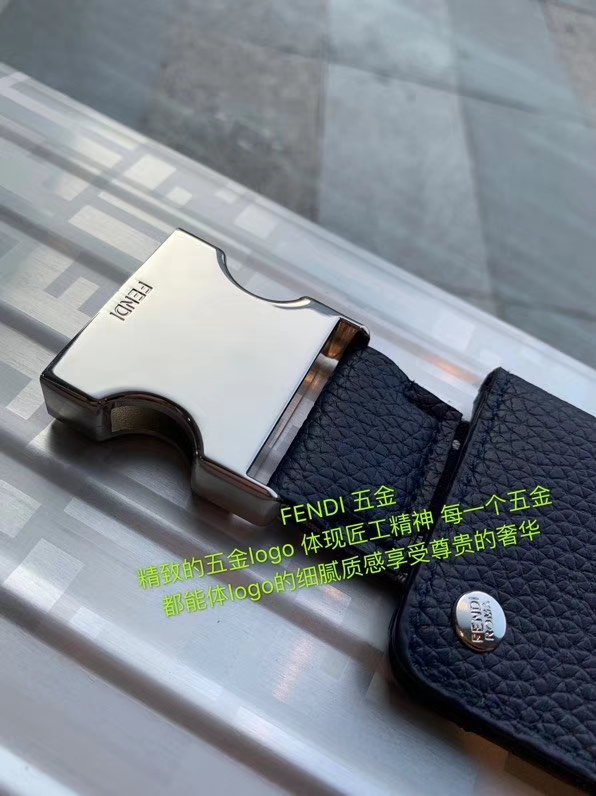 펜디 x 리모와 한정판 알루미늄 마그네슘 합금 여행용 001-252210
