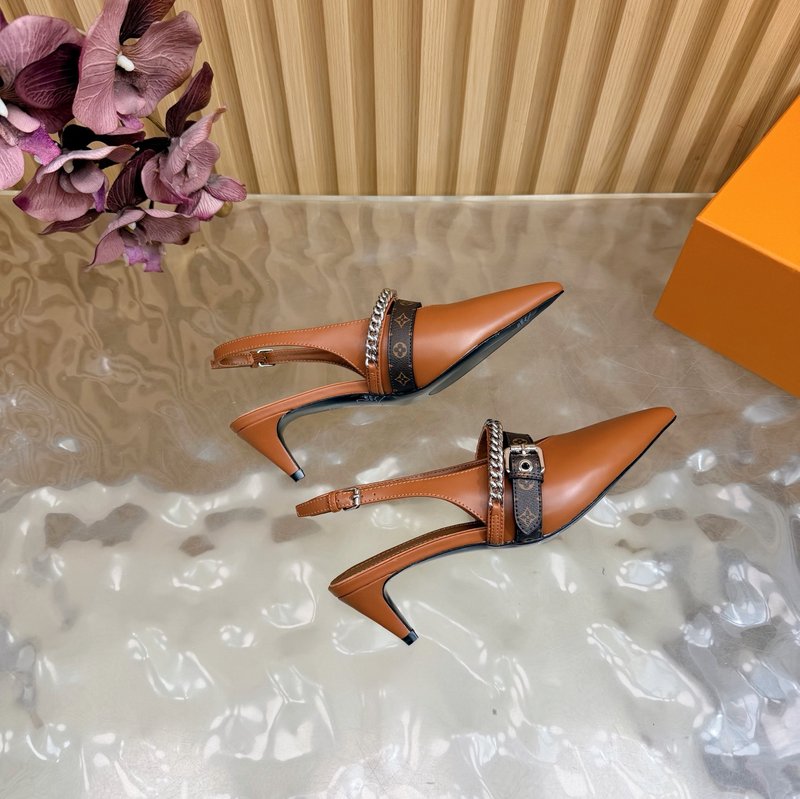 루이비통 바이브 체인 백스트랩 뾰족구두 샌들 001-252371