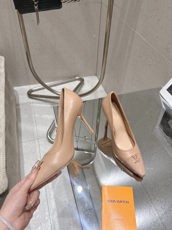 루이비통 스이크 힐 포인트 펌프스 001-252423