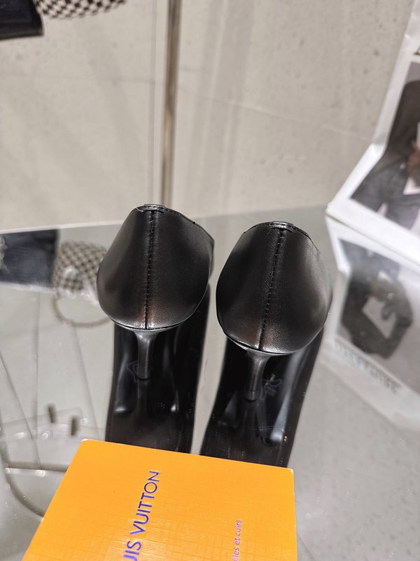 루이비통 파이크 힐 포인트 토 펌프스 001-252424