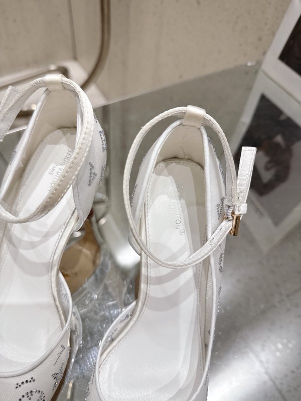 LV 메쉬 크리스탈 하이힐 샌들 001-252426