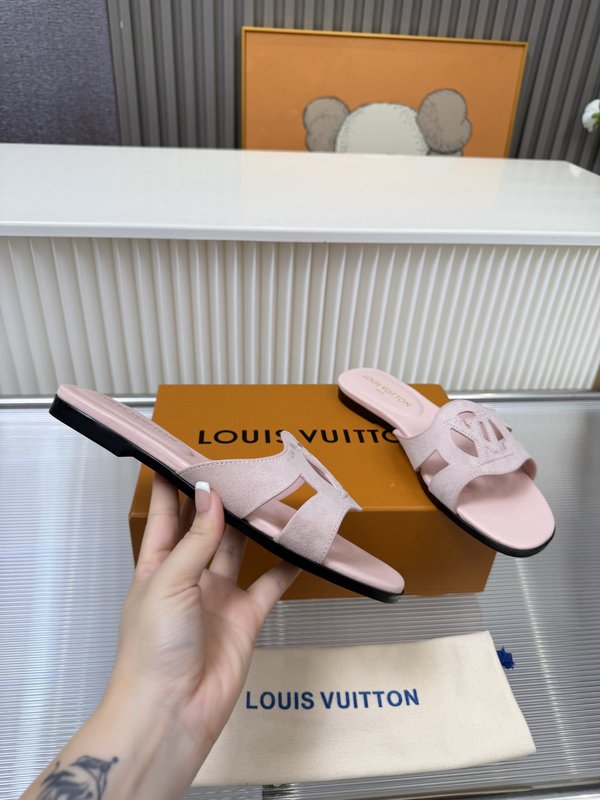 LV 스웨이드 양피 안감 가죽밑창 샌들 뮬 001-252496