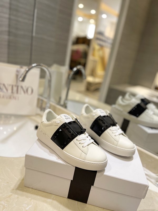 발렌티노 클래식 컬러블록 커플 스니커즈 001-252549