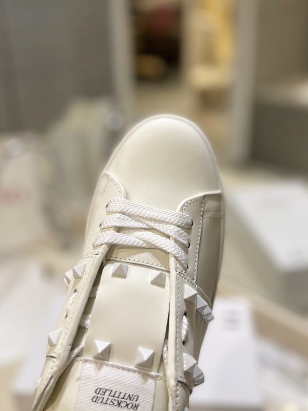 발렌티노 클래식 컬러블록 커플 스니커즈 001-252550