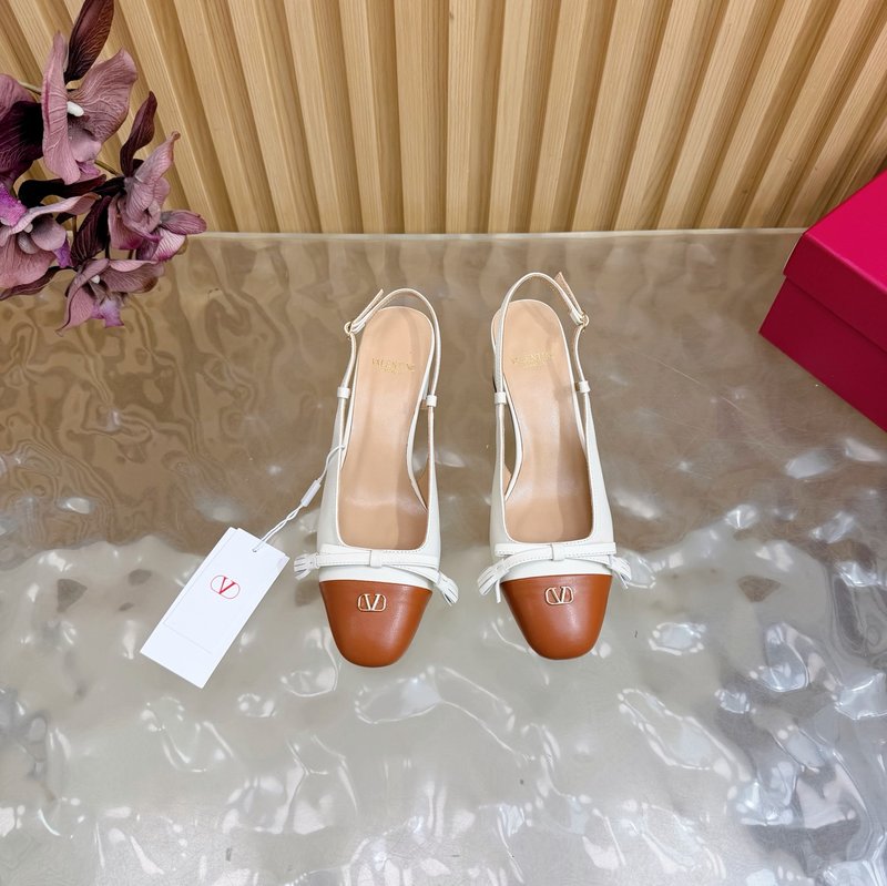발렌티노 리본 스파이싱 굽 샌들 001-252558