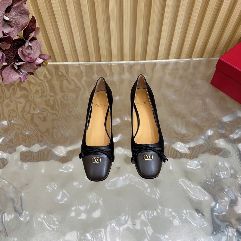 발렌티노 리본 포인트 컬러블럭 펌프스 001-252563
