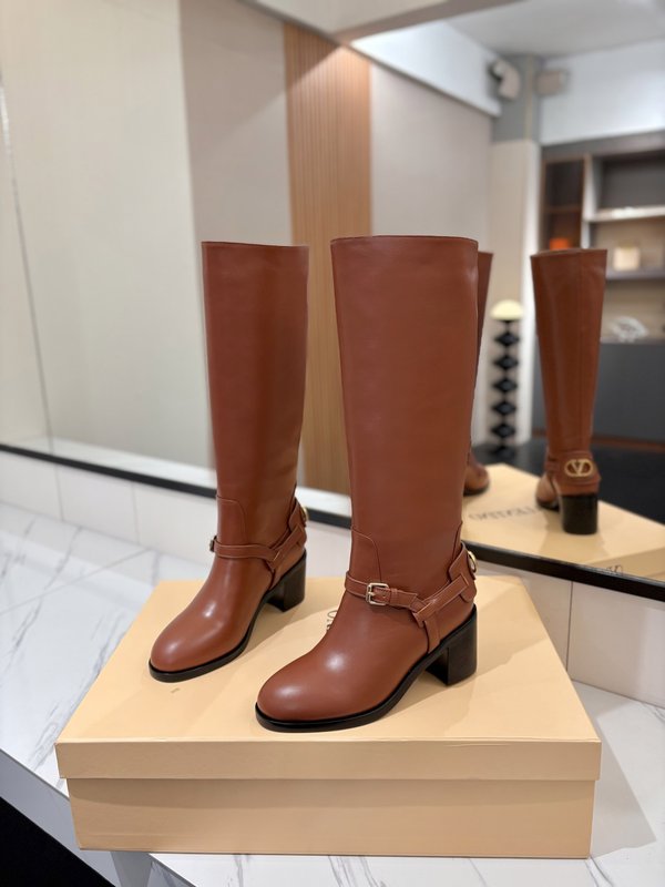 발렌티노 빈티지 버클 라운드 토 니부츠 001-252580