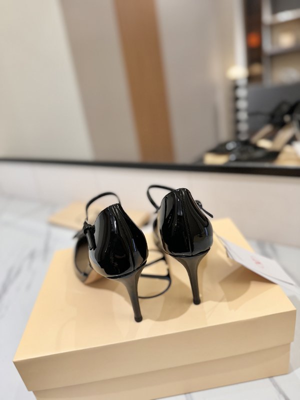 발렌티노 V 로고 에나멜 뾰족구두 백샌들 001-252604