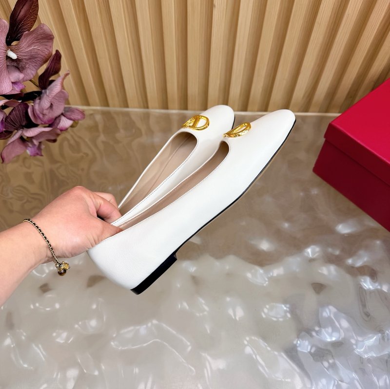 발렌티노 V 버클 심플 플랫 슈즈 001-252630