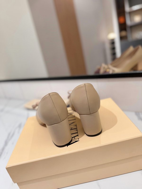 발렌티노 라운드 토 버클 높은 힐 001-252647