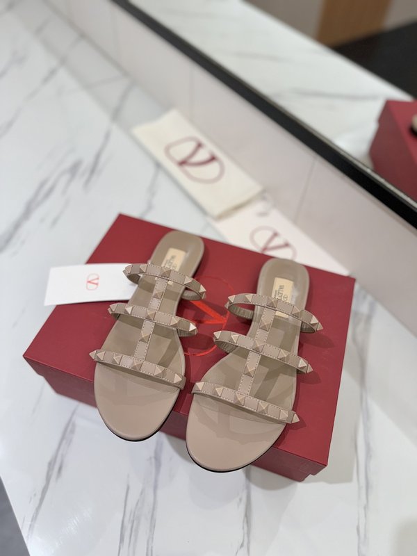 발렌티노 리 플랫 샌들 001-252667