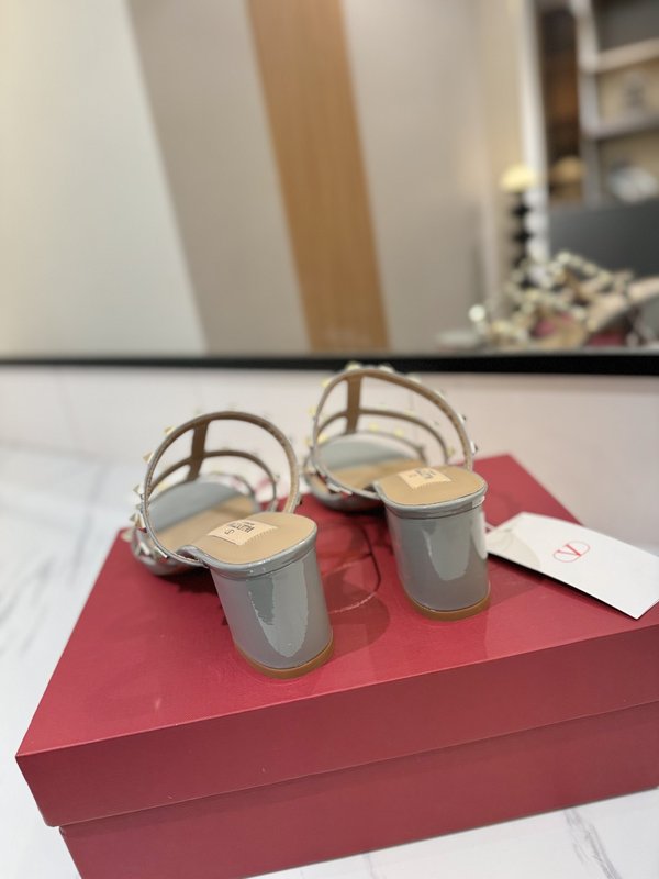 발렌티노 리벳 굽 슬리퍼 001-252671