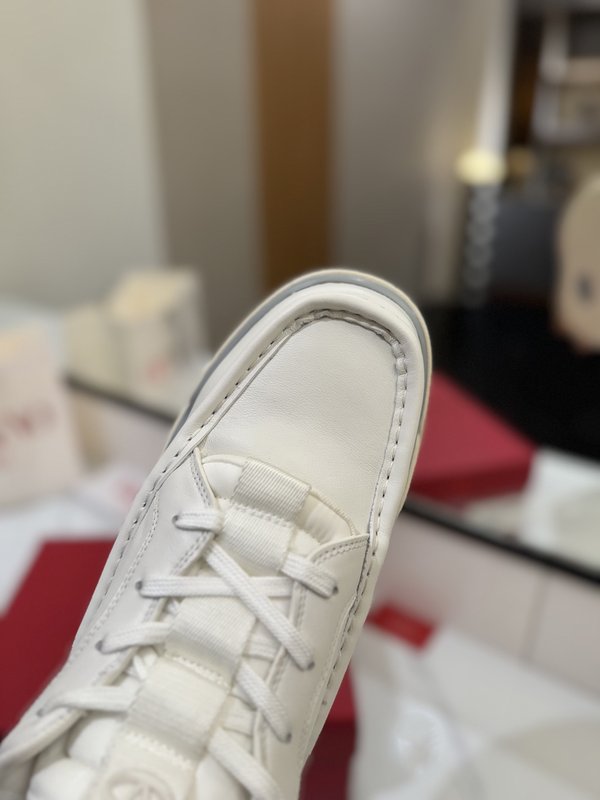 발렌티노 미드탑 커플 운동화 001-252674