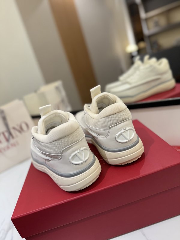 발렌티노 미드탑 커플 운동화 001-252674