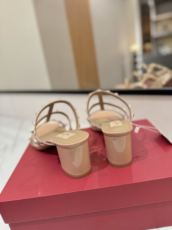 발렌티노 스터드 굽 샌들 001-252687