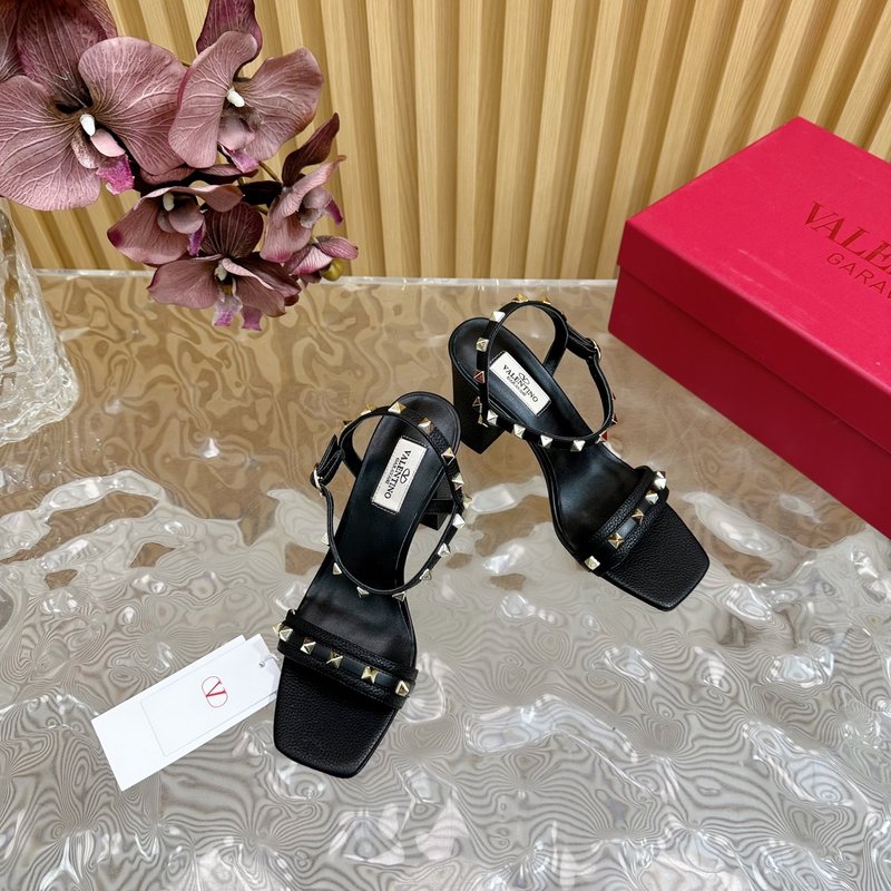 발렌티노 굽높이 리벳 하이힐 샌들 001-252726