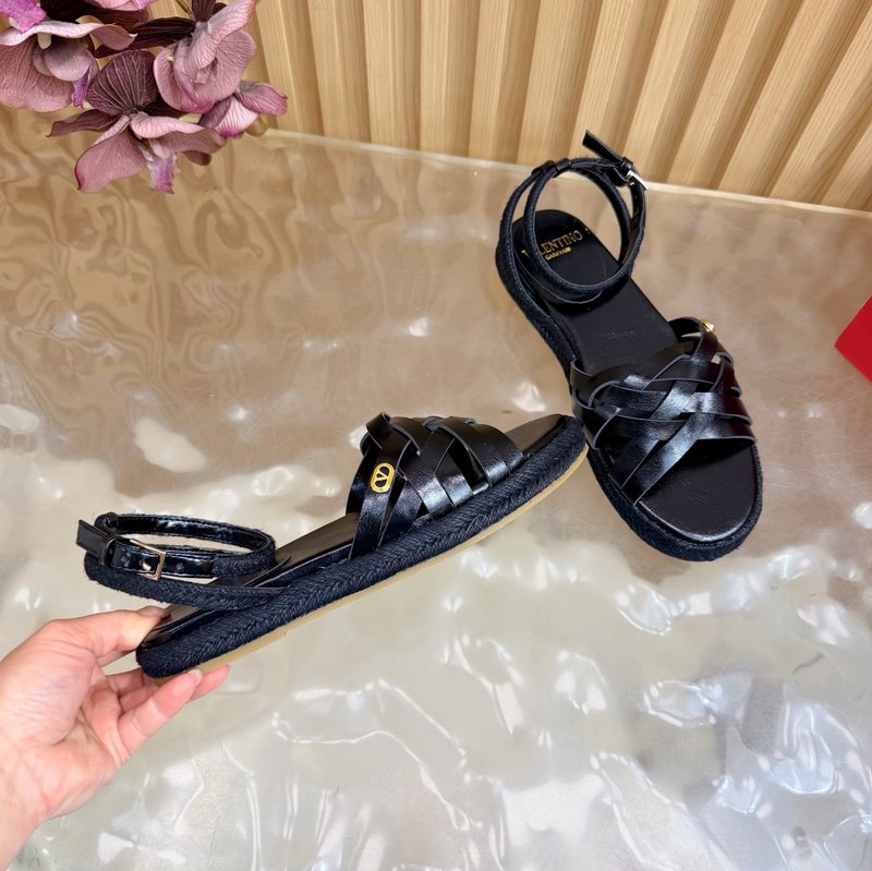 발렌티노 V 버클 로프 샌들 001-252760