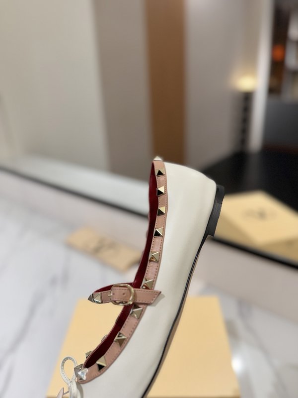 발렌티노 리벳 원스트랩 발레리나 슈즈 001-252787
