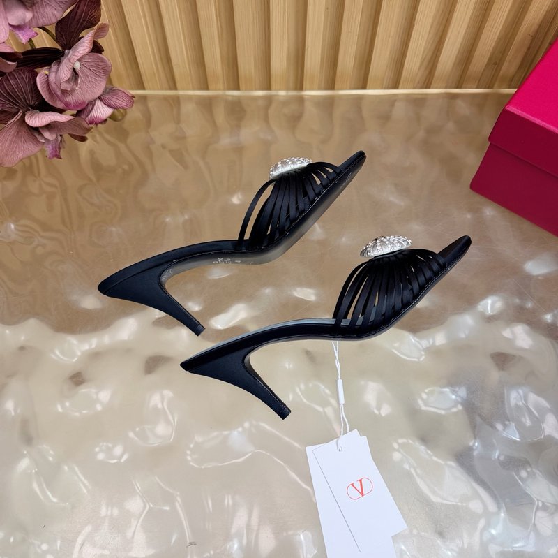 발렌티노 실크 하트 스트랩 하이힐 샌들 001-252793