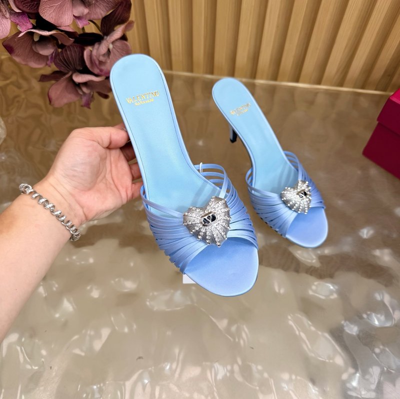 발렌티노 크 하트 스트랩 하이힐 샌들 001-252795